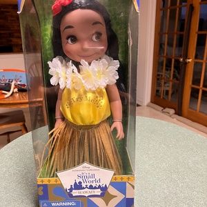 Disney It’s a Small World Hawaii Singing Doll